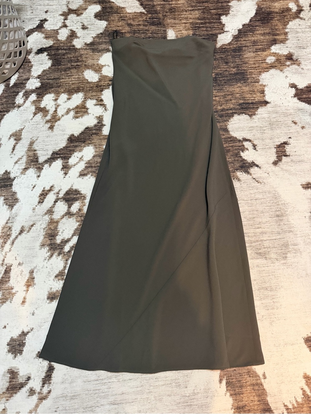 NWT Aritzia Babaton Strapless Olive Crepe Midi Dress